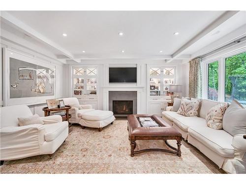 61 Oak Knoll Drive, Hamilton, ON - Indoor Photo Showing Living Room With Fireplace