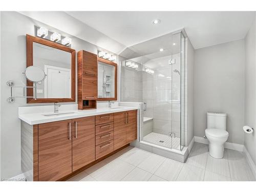 61 Oak Knoll Drive, Hamilton, ON - Indoor Photo Showing Bathroom
