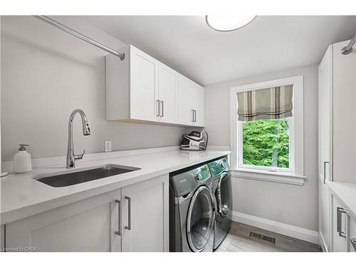 61 Oak Knoll Drive, Hamilton, ON - Indoor Photo Showing Laundry Room