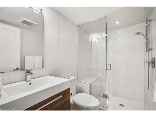 61 Oak Knoll Drive, Hamilton, ON - Indoor Photo Showing Bathroom