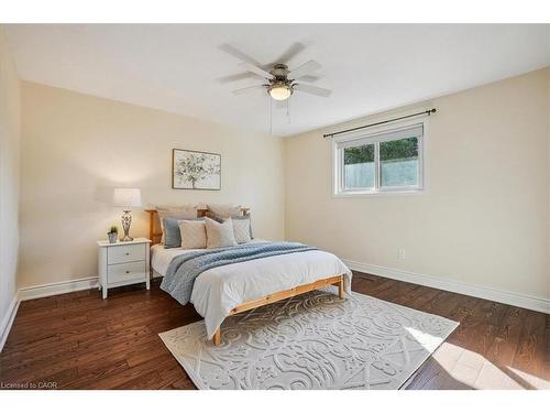 41 Steen Drive, Mississauga, ON - Indoor Photo Showing Bedroom