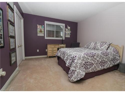 119 Hume Drive, Cambridge, ON - Indoor Photo Showing Bedroom