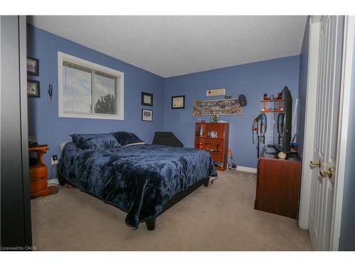 119 Hume Drive, Cambridge, ON - Indoor Photo Showing Bedroom