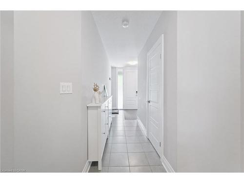 16-271 Grey Silo Road, Waterloo, ON - Indoor Photo Showing Other Room