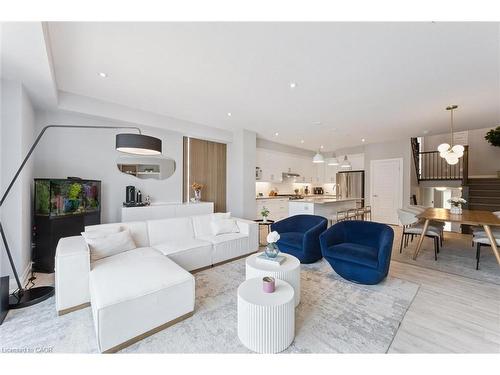 16-271 Grey Silo Road, Waterloo, ON - Indoor Photo Showing Living Room