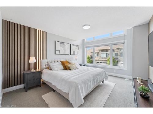 16-271 Grey Silo Road, Waterloo, ON - Indoor Photo Showing Bedroom