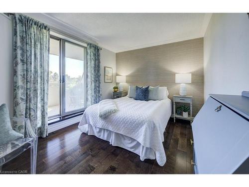 505-265 Westcourt Place, Waterloo, ON - Indoor Photo Showing Bedroom