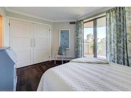 505-265 Westcourt Place, Waterloo, ON - Indoor Photo Showing Bedroom