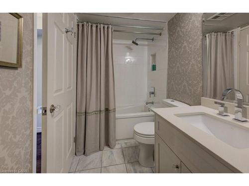 505-265 Westcourt Place, Waterloo, ON - Indoor Photo Showing Bathroom