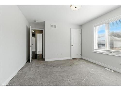 43 Riesling Court, Hamilton, ON - Indoor Photo Showing Other Room