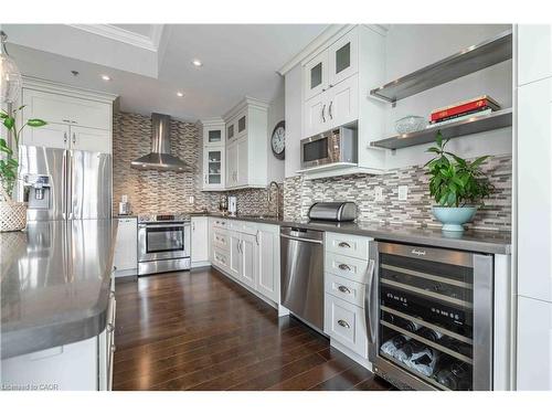 422-5317 Upper Middle Road, Burlington, ON - Indoor Photo Showing Kitchen With Stainless Steel Kitchen With Upgraded Kitchen