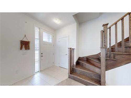 469 Provident Way, Mount Hope, ON - Indoor Photo Showing Other Room