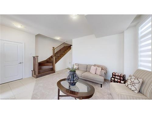 469 Provident Way, Mount Hope, ON - Indoor Photo Showing Living Room