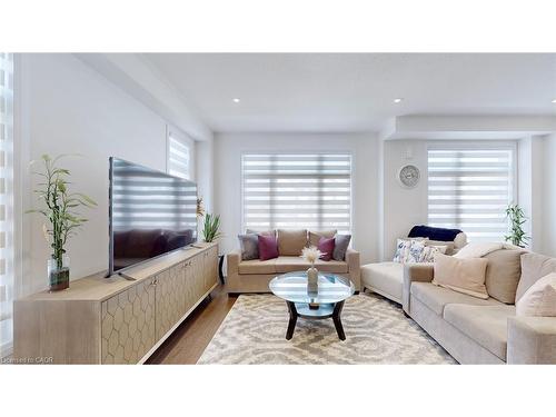 469 Provident Way, Mount Hope, ON - Indoor Photo Showing Living Room