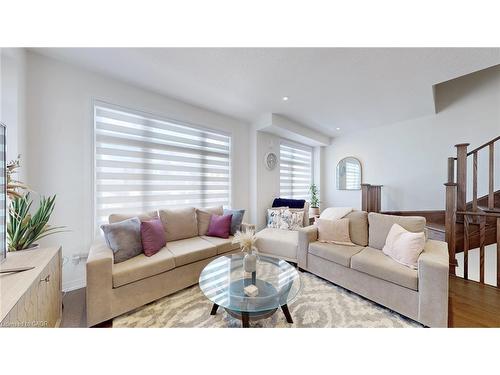 469 Provident Way, Mount Hope, ON - Indoor Photo Showing Living Room