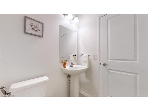 469 Provident Way, Mount Hope, ON - Indoor Photo Showing Bathroom
