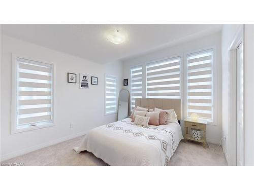 469 Provident Way, Mount Hope, ON - Indoor Photo Showing Bedroom