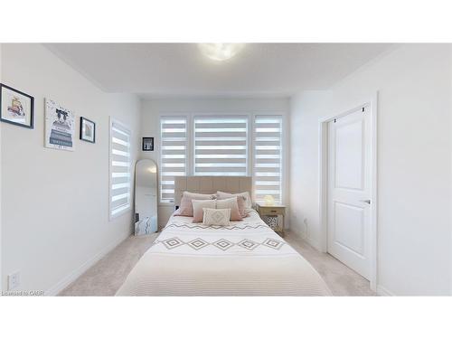 469 Provident Way, Mount Hope, ON - Indoor Photo Showing Bedroom