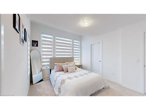469 Provident Way, Mount Hope, ON - Indoor Photo Showing Bedroom