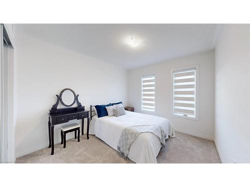 469 Provident Way, Mount Hope, ON - Indoor Photo Showing Bedroom