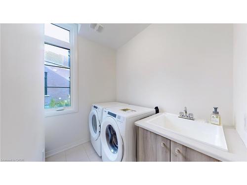 469 Provident Way, Mount Hope, ON - Indoor Photo Showing Laundry Room