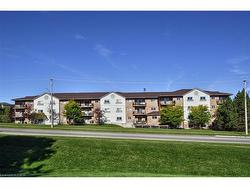 302-345 Briarmeadow Drive  Kitchener, ON N2A 4J6