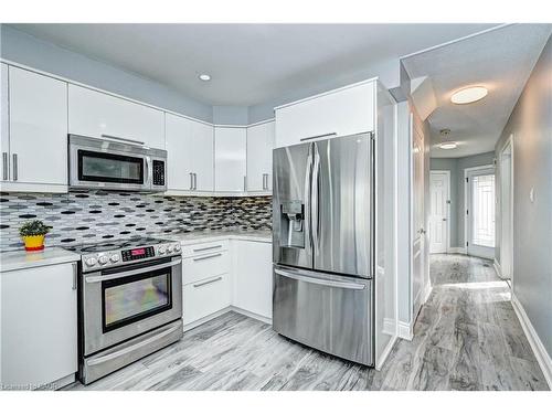 549 Burnett Avenue, Cambridge, ON - Indoor Photo Showing Kitchen With Upgraded Kitchen
