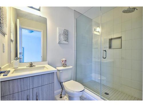 90-1169 Garner Road E, Ancaster, ON - Indoor Photo Showing Bathroom