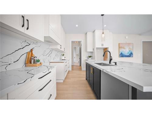 1 West Avenue, Hamilton, ON - Indoor Photo Showing Kitchen
