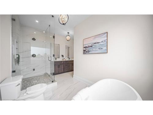 1 West Avenue, Hamilton, ON - Indoor Photo Showing Bathroom