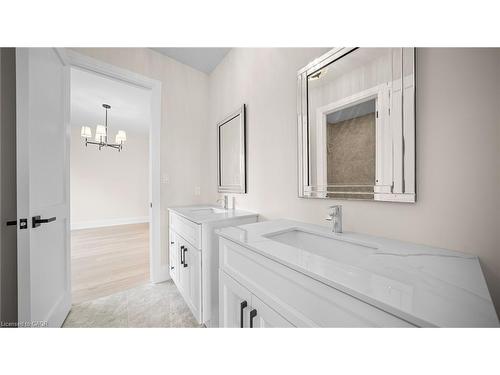 1 West Avenue, Hamilton, ON - Indoor Photo Showing Bathroom