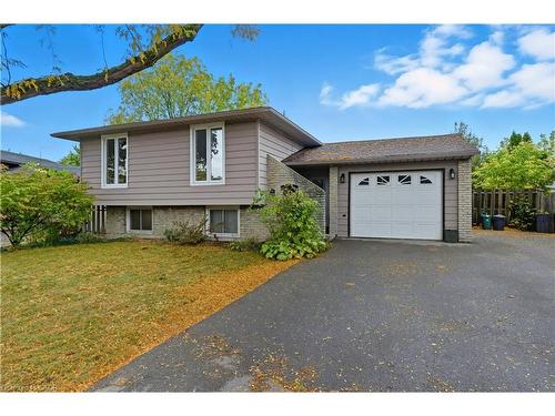 111 Britten Close  Hamilton, ON L9C 4K1