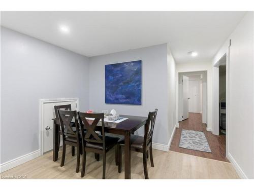 111 Britten Close, Hamilton, ON - Indoor Photo Showing Dining Room