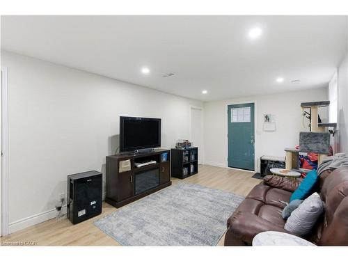 111 Britten Close, Hamilton, ON - Indoor