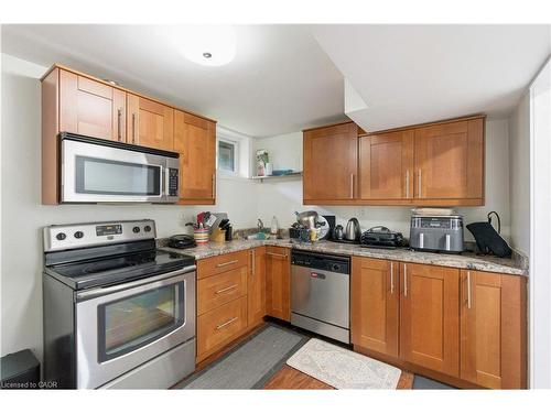 111 Britten Close, Hamilton, ON - Indoor Photo Showing Kitchen With Stainless Steel Kitchen