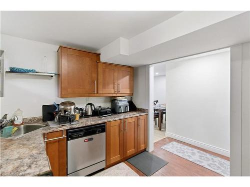 111 Britten Close, Hamilton, ON - Indoor Photo Showing Kitchen With Double Sink