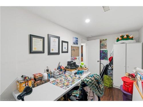 111 Britten Close, Hamilton, ON - Indoor