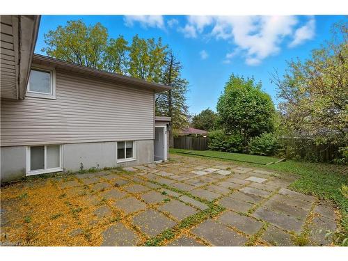 111 Britten Close, Hamilton, ON - Outdoor