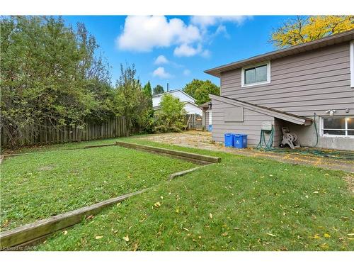 111 Britten Close, Hamilton, ON - Outdoor