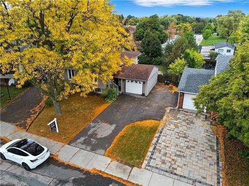 111 Britten Close, Hamilton, ON - Outdoor