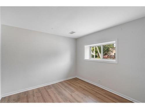 237 St. Julien Street, London, ON - Indoor Photo Showing Other Room