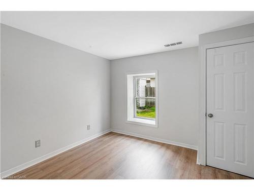 237 St. Julien Street, London, ON - Indoor Photo Showing Other Room