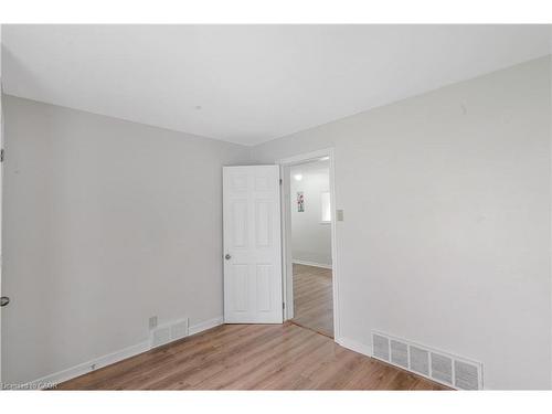 237 St. Julien Street, London, ON - Indoor Photo Showing Other Room