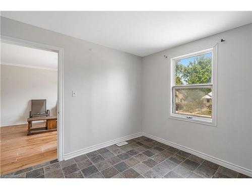 237 St. Julien Street, London, ON - Indoor Photo Showing Other Room