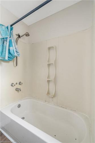 237 St. Julien Street, London, ON - Indoor Photo Showing Bathroom