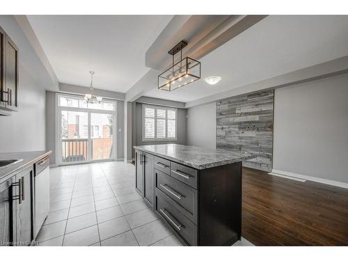 22-247 Festival Way, Binbrook, ON - Indoor Photo Showing Kitchen