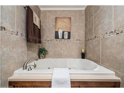 1-131 Grandview Hilltop Drive, Huntsville, ON - Indoor Photo Showing Bathroom