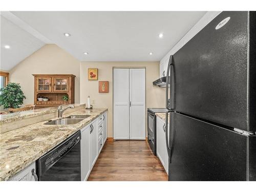 1-131 Grandview Hilltop Drive, Huntsville, ON - Indoor Photo Showing Kitchen With Double Sink