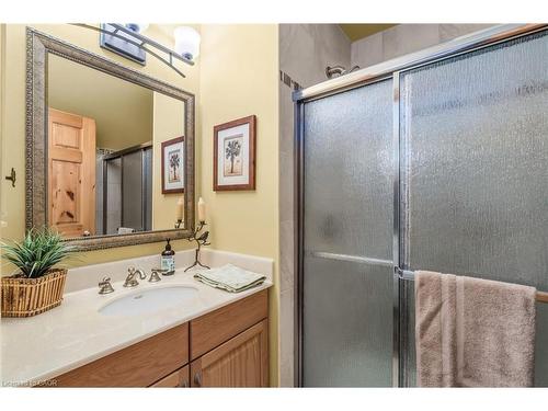 1-131 Grandview Hilltop Drive, Huntsville, ON - Indoor Photo Showing Bathroom