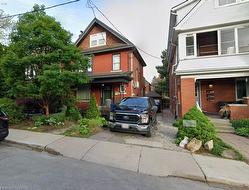 1-16 Cedar Avenue  Hamilton, ON L8M 3A5